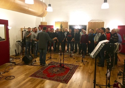 Coristi in sala registrazioni!